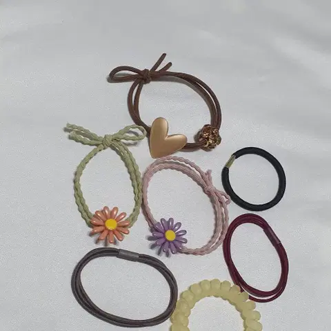 다양한 디자인 하트 데이지 머리끈 세트 팔아요 ~