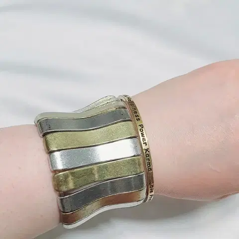 컬러풀 빈티지 팔찌 팔아요 레터링 링팔찌는 서비스~