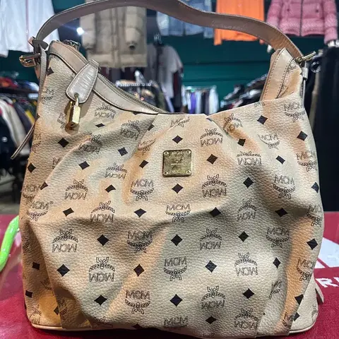 MCM 아이보리 숄더백