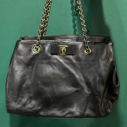 페레가모 가죽 체인숄더백