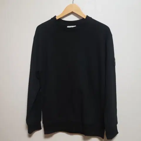 24.스톤아일랜드 블랙 맨투맨 티셔츠100