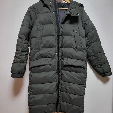 30..비욘드 클로젯 롱패딩 점퍼 카키색 후드 패딩