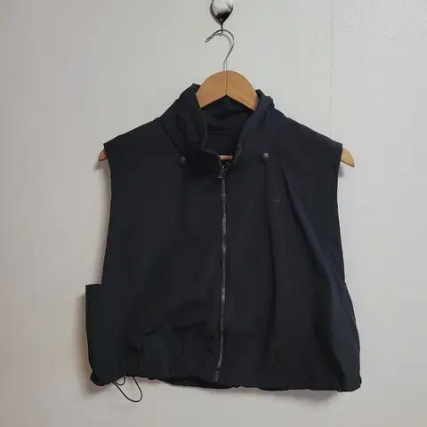 24.DENNIS데니스 블랙 조끼 패딩