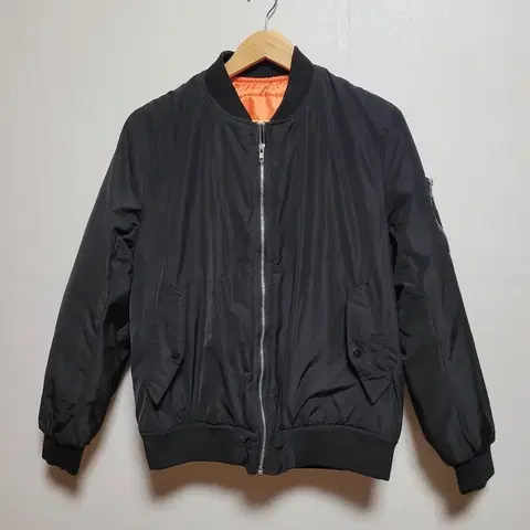 블랙 MA-1 항공 점퍼