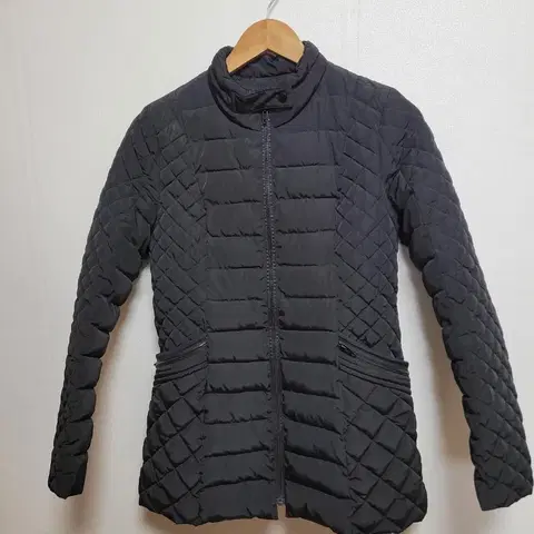 ab.plus블랙 다이아몬드 퀼팅 패딩 자켓