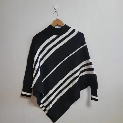 SOOS 가오리 니트