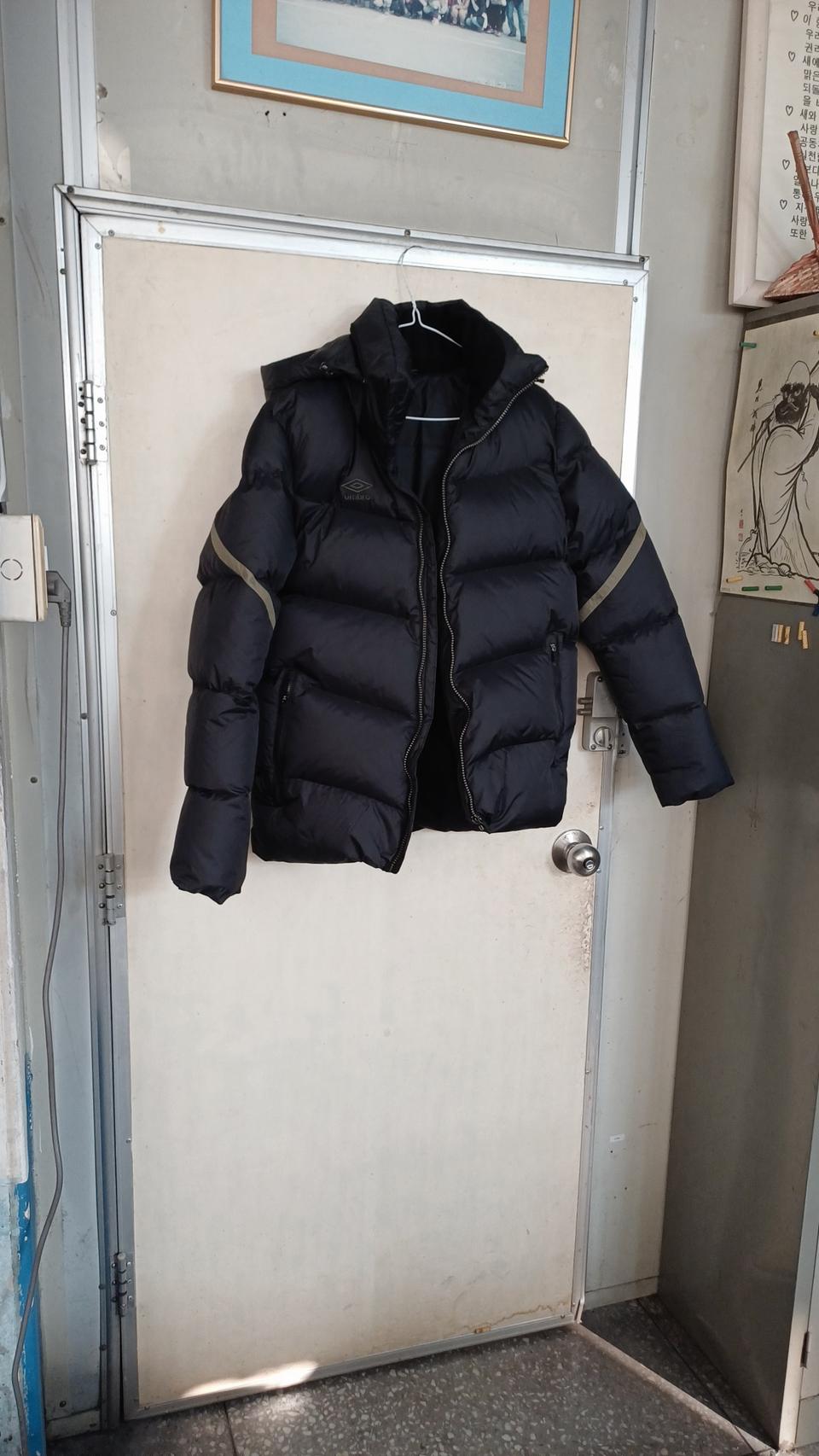 엄불남성거위털파카95싸이즈