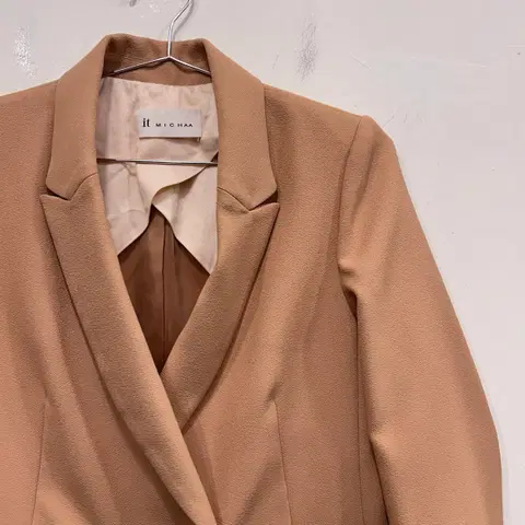 잇 미샤 부클 코튼 더블 원버튼 블레이져