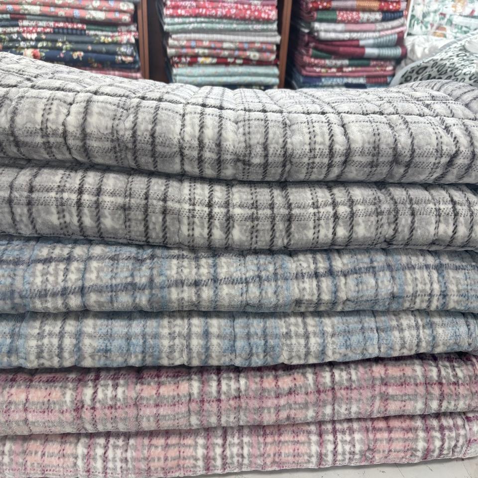 <싱글, 퀸> 그레이,블루, 분홍 3컬러국내산 두꺼운 밍크 극세사 카페트