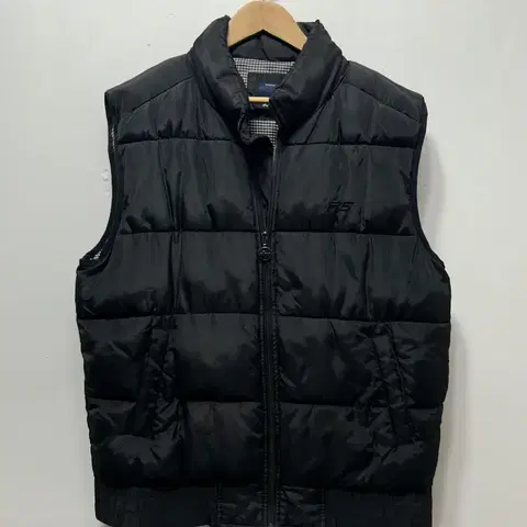 헌터스필드 블랙 패딩 조끼 105사이즈