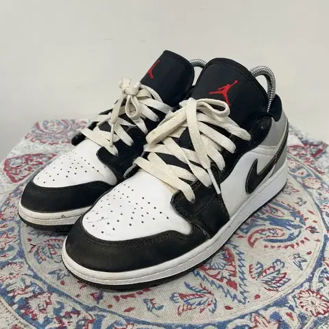 나이키 에어 조던 1 로우 SE 블랙 스니커즈 235 E00551