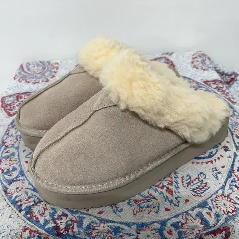 베어파우 여성 양털 슬리퍼 220 E00640