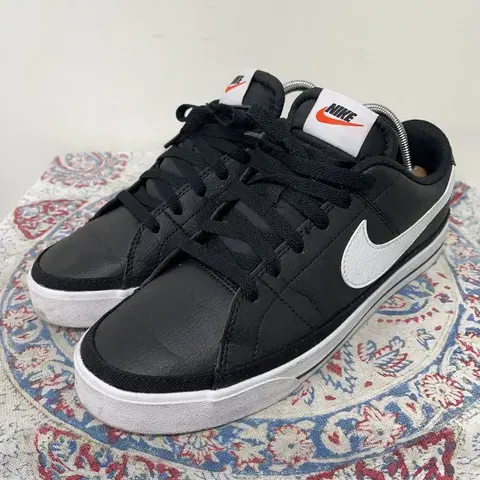 나이키 코트 레거시 넥스트 네이처 스니커즈 265 E00553