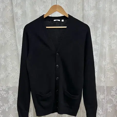 L) 남녀공용 유니클로 브이넥 니트 가디건 블랙