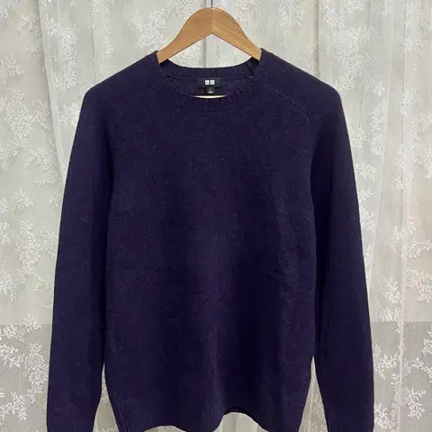 L) 유니클로 울 100 라운드넥 니트 퍼플