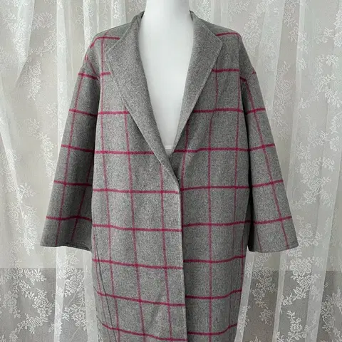 55) 온앤온 노카라 체크 패턴 핸드메이드 코트