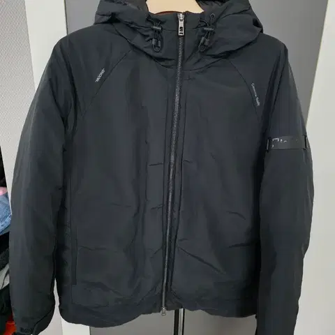 네셔널지오그래픽 이아페투스 데크 다운 패딩 L