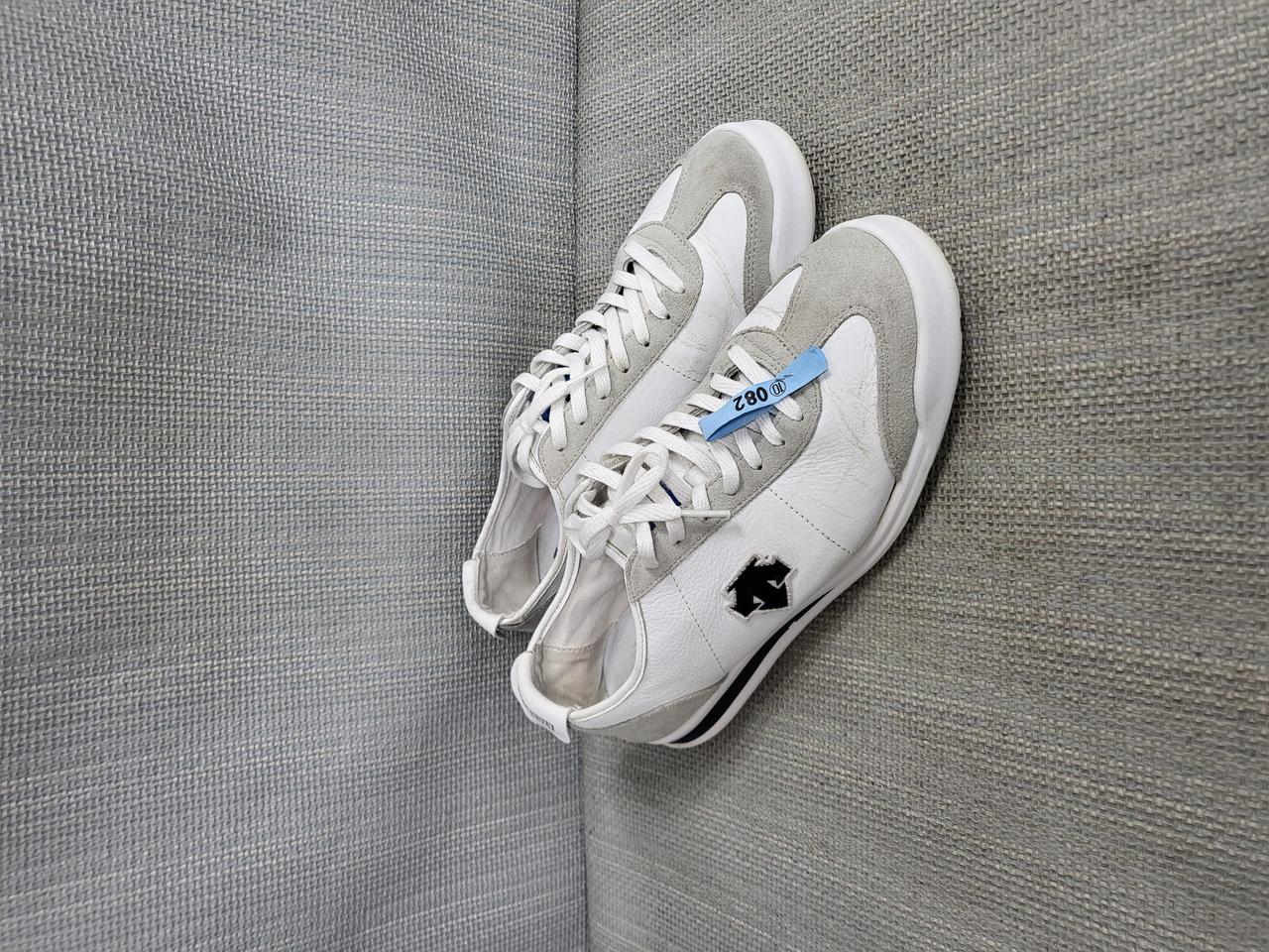 데상트 운동화 260