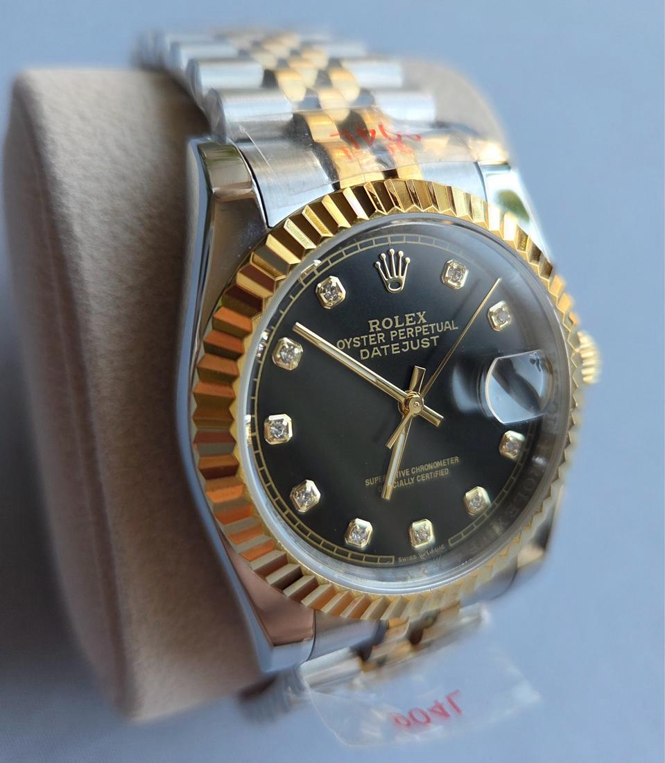 롤렉스 데이저스트 콤비 블랙 다이아 새제품 판매합니다.