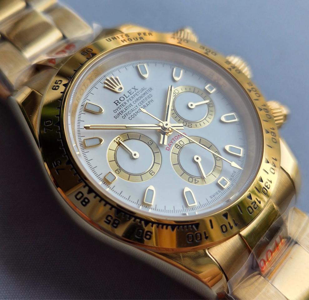 롤렉스 데이토나 골드 화이트 시계 판매합니다.