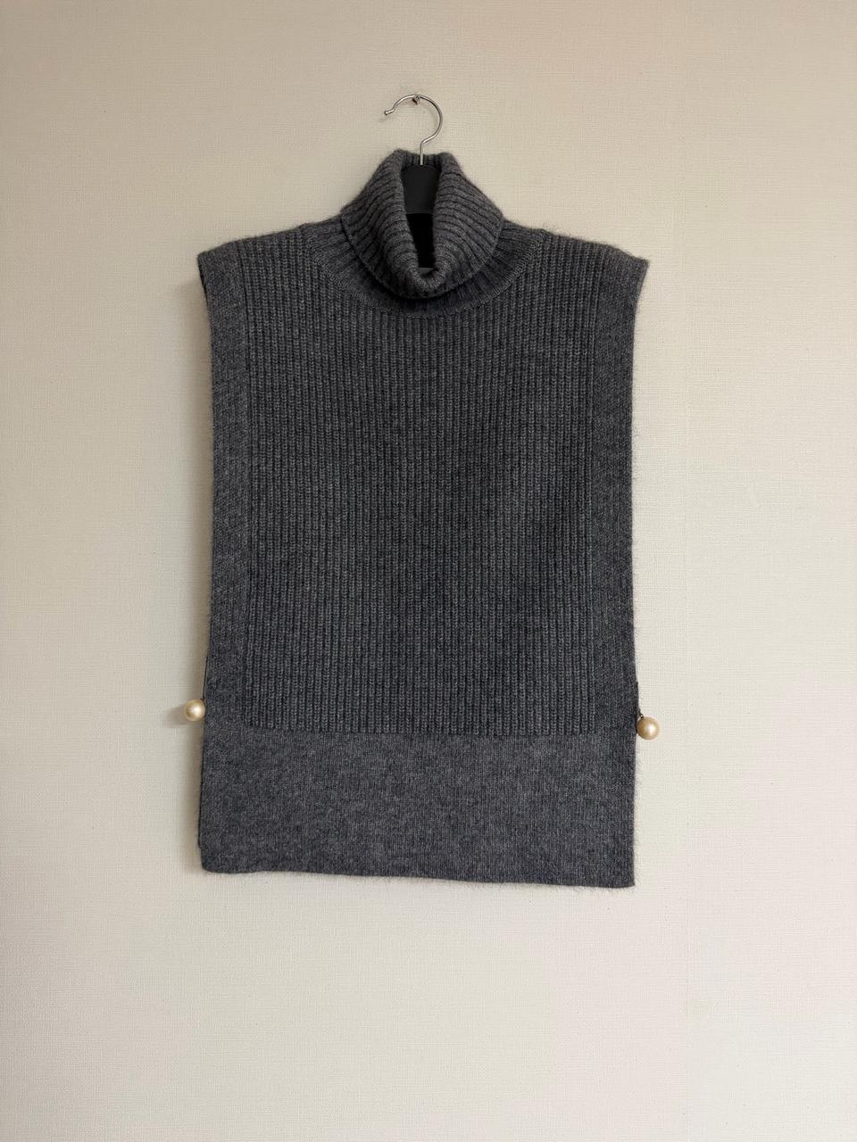 레니본 터틀넥 니트 조끼