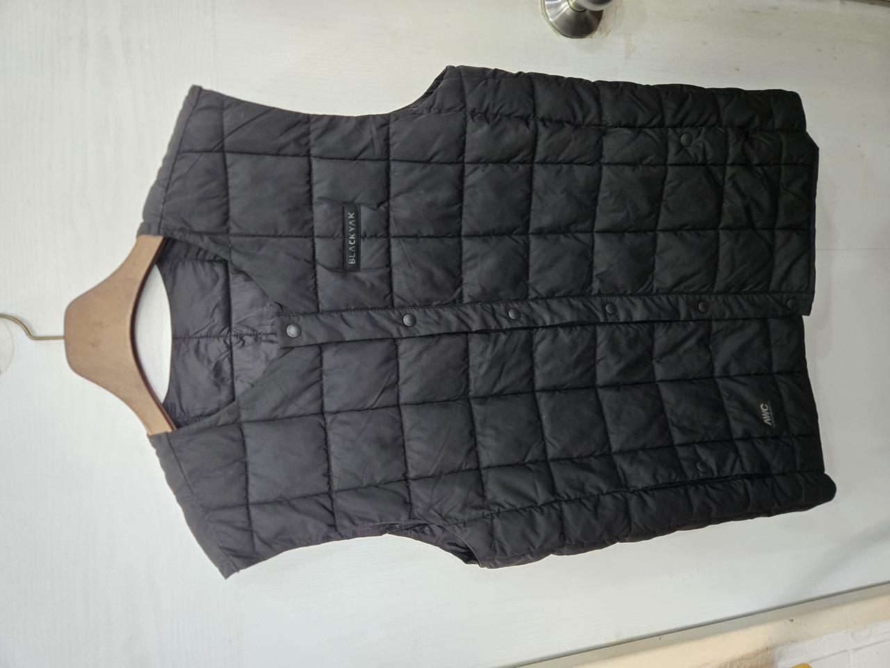 105,XL)) BLACK YAK 블랙야크 올블랙 경량조끼!