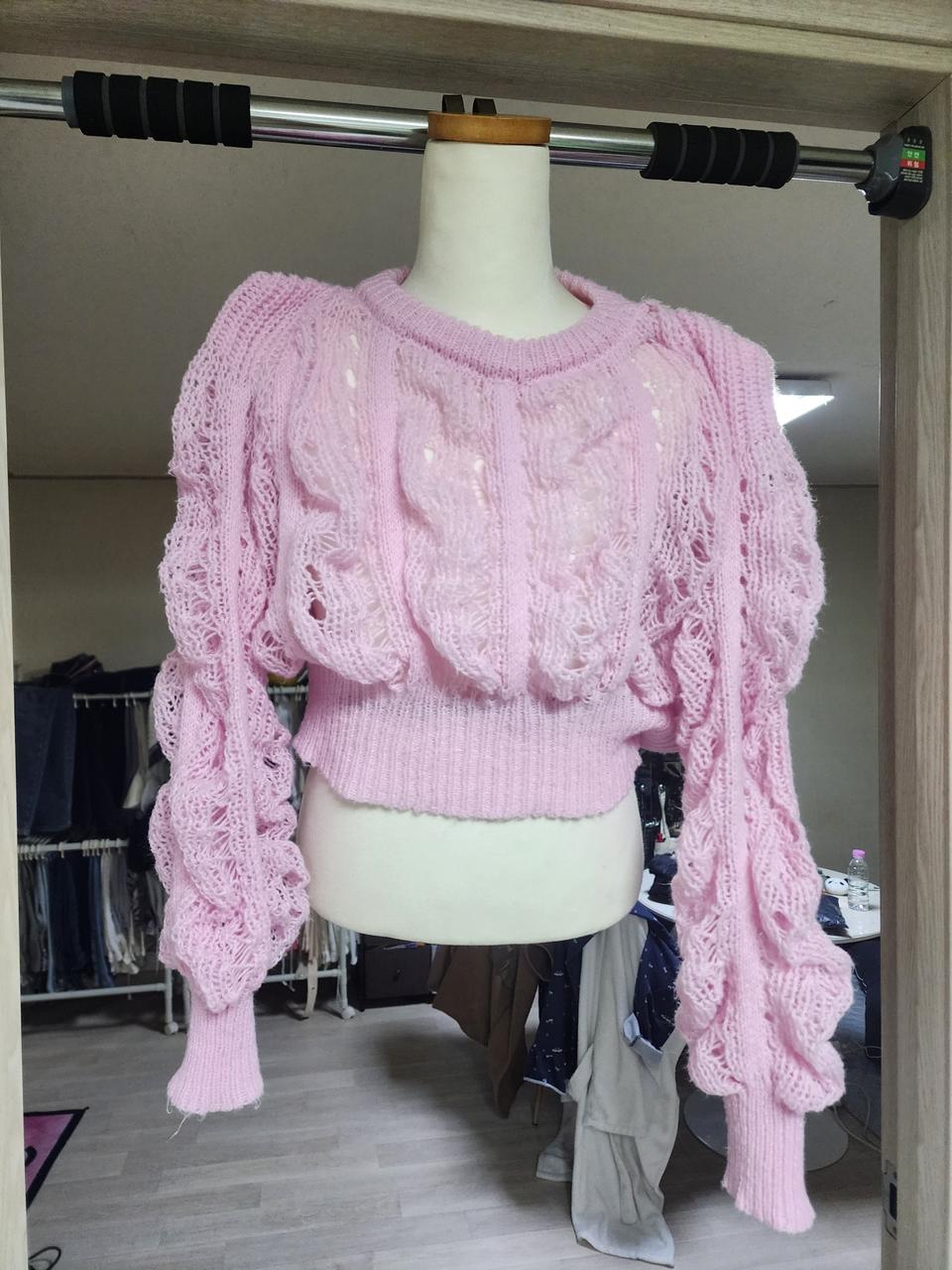 핑크 퍼프 크롭 니트티