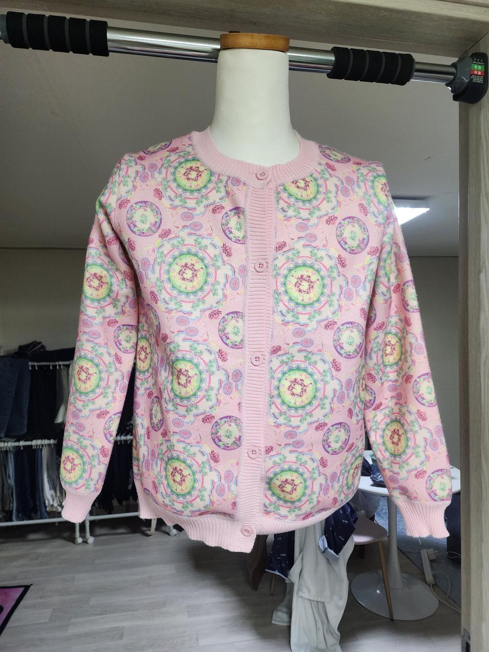 핑크 패턴 가디건