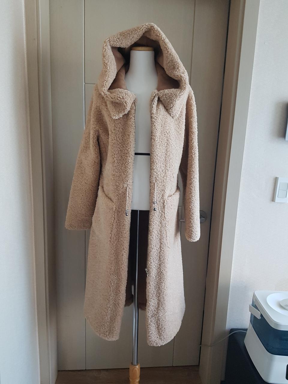 뽀글이 리얼 무스탕 코트(미사용