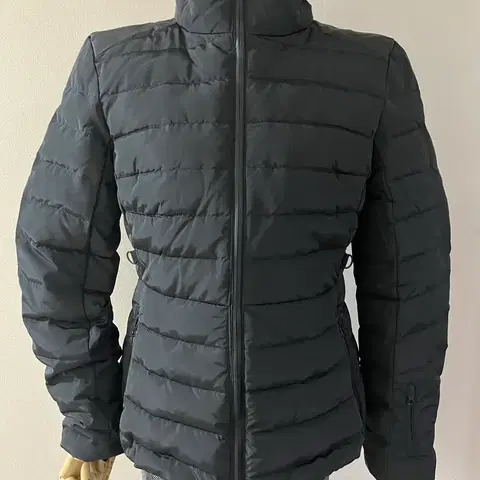 블랙하이넥라인패딩