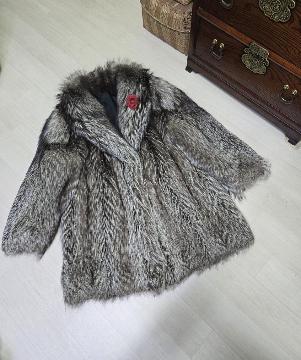 사가폭스/고퀄/ 풍성 은여우 / 폭스코트 / 여성코트 / 여우코트 / 은