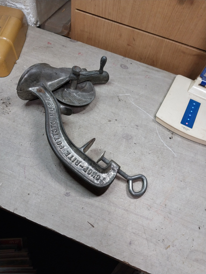 1940 미국 CHOP-RITE No.16 주물 체리씨 제거기