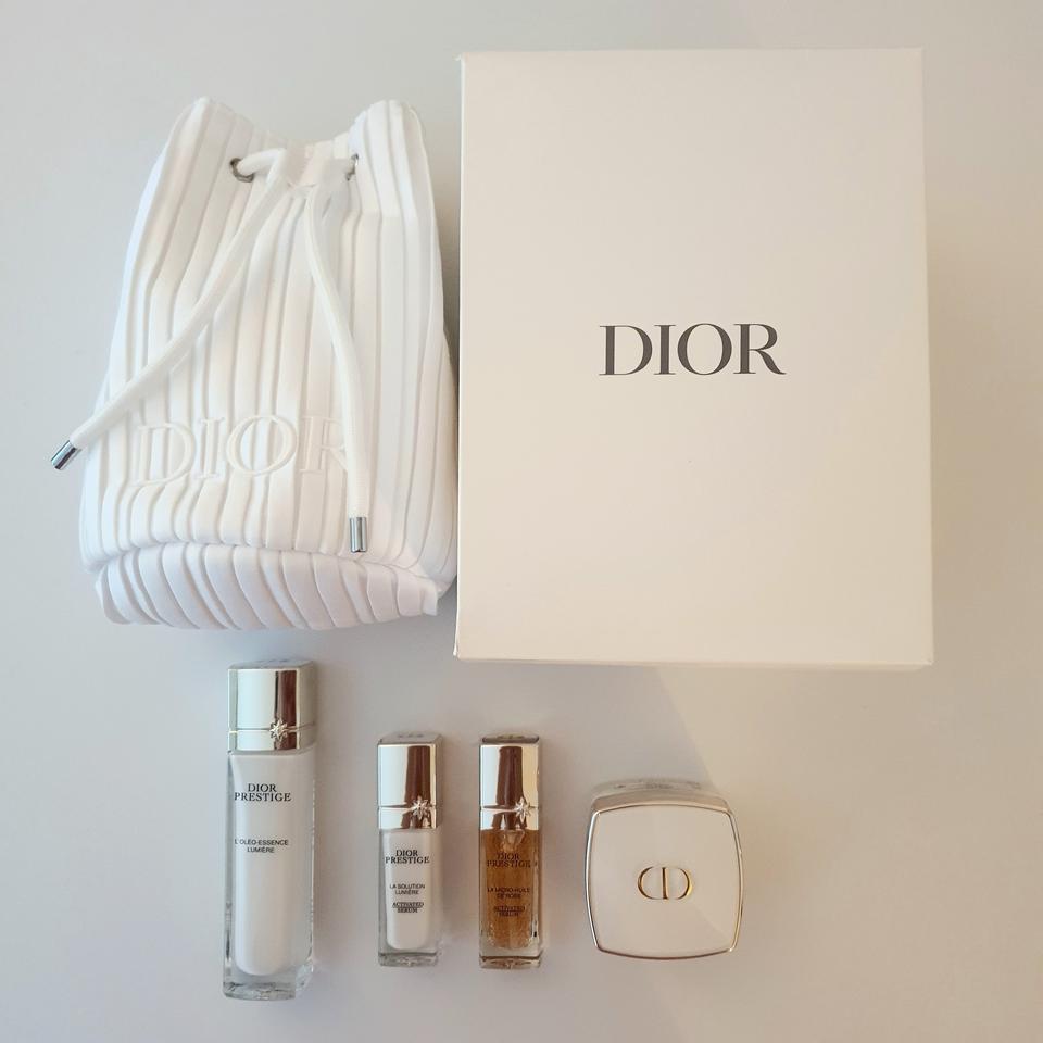 디올 프레스티지 파우치+기초화장품(크림,스킨,세럼, 로즈에센스)