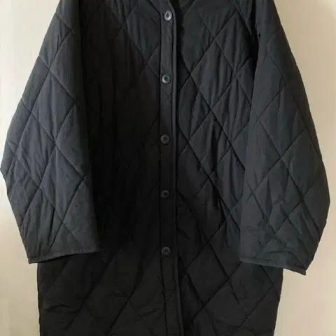 OUR 블랙 퀄팅 자켓