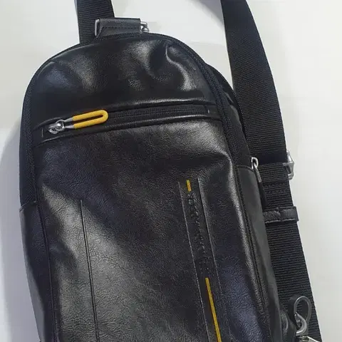 만다리나덕 남녀공용 블랙 슬링백 크로스백 어깨가방 이미지참조 구제