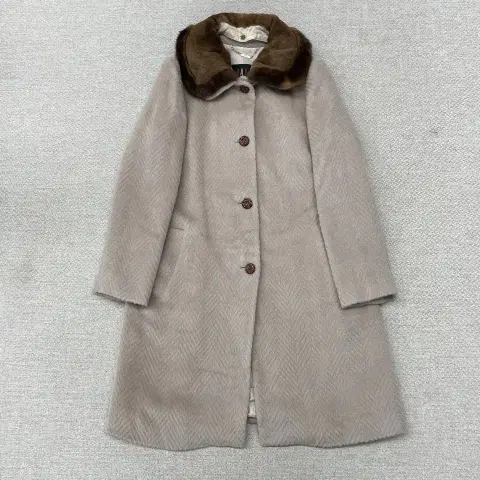 닥스 여성 헤링본패턴 퍼 카라 울코트