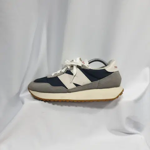 빈티지하서 240 뉴발란스 237 스니커즈