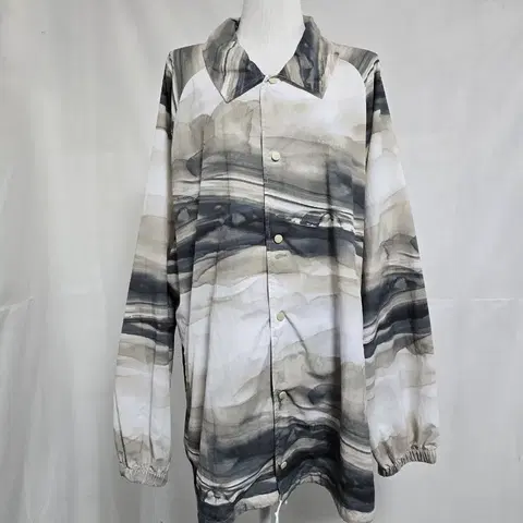 빅사이즈) 캘빈클라인 프린팅 경량 바람막이 코치 자켓 남120. 1204