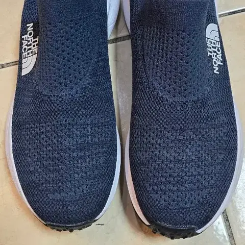 노스페이스 니트 슬립온 250 미리 남성