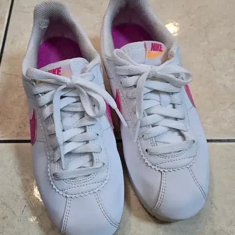 나이키 코르테즈 225-230