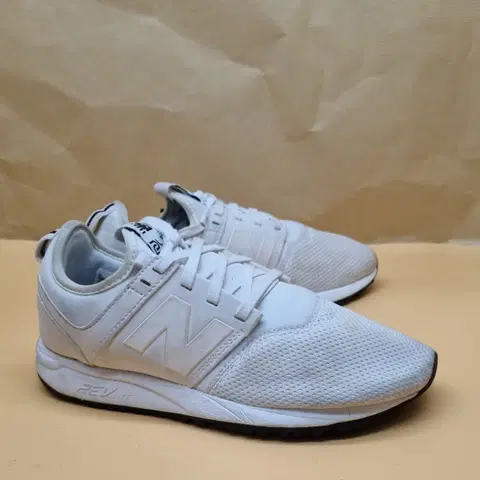 뉴발란스 247 여성운동화230