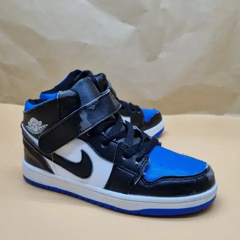 나이키 에어 조던1 아동미드215