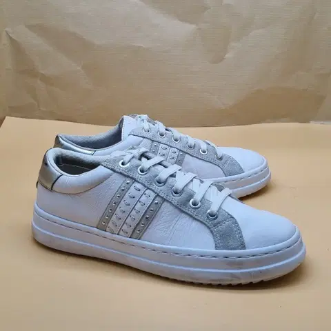 제옥스 여성스니커즈37 240