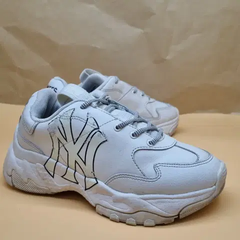 MLB. 빅볼청키 여성운동화240