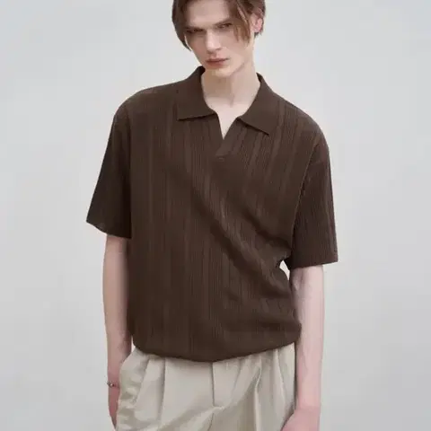 [새상품급] 드로우핏 리브드 오픈 카라 반팔니트