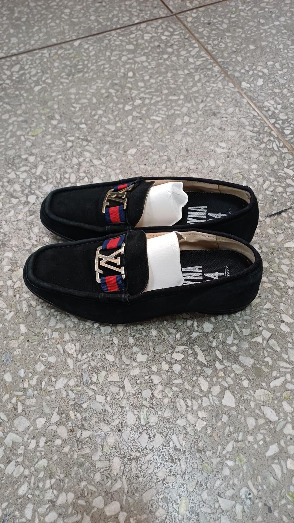 루이비똥1023스위이트가죽38남성250싸이즈