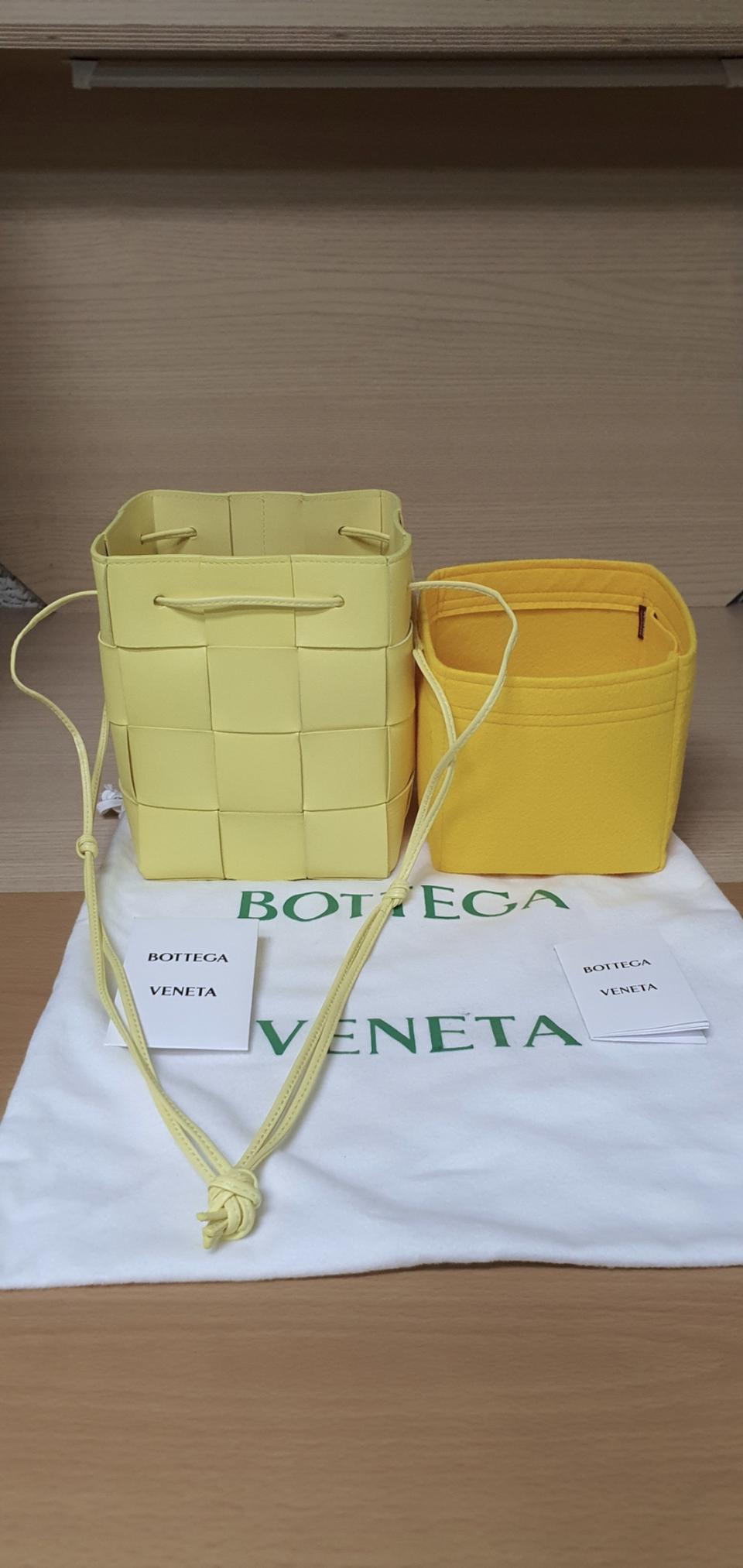 보테가베네타 버킷백/크로스백 스몰 새상품급 정품(감정O)