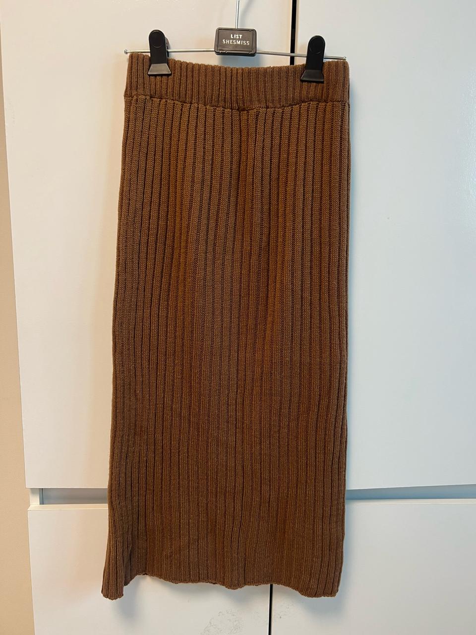 카멜 니트 롱치마