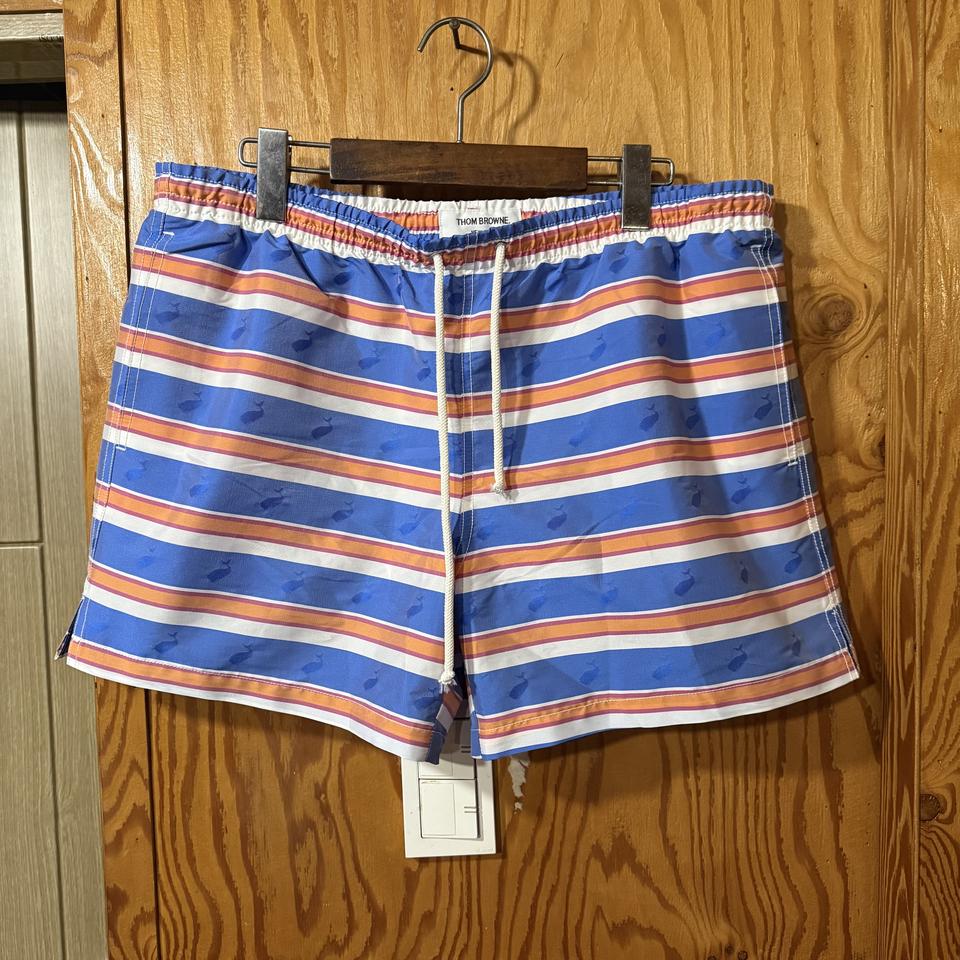 톰브라운 돌핀 반바지 판매 합니다