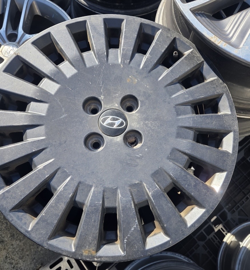 캐스퍼 17인치휠 중고 4개